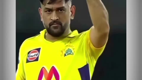 When dhoni gers angry 😠 😡