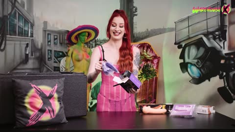 Sex Toy Unboxing with the actress Gigi Rouge