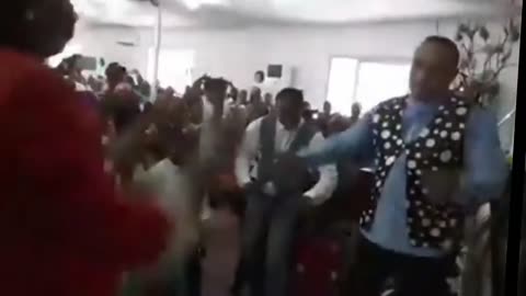 DANCING in Church #BRAZZAVILLE