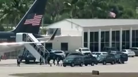 Donald Trump boards plane and is now heading out to New York for his arraignment