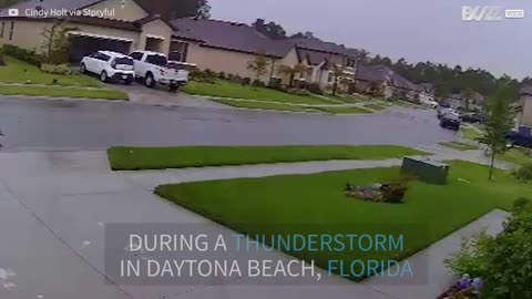 Lightning hits house in Daytona Beach