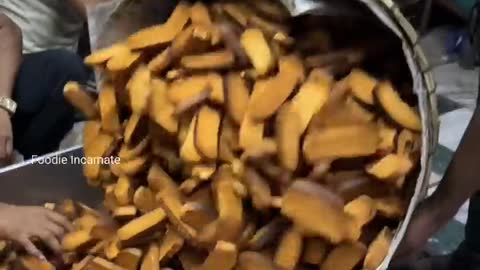 हिल जाओगे आप Pappe (Rusk) बनते हुए देखकर😱 Indian Food Factory | Street Food Delhi Jama Masjid