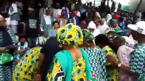 Supporters, Security Agents Scramble For Souvenirs At Tinubu’s Inauguration