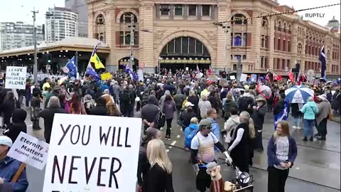 Protesters hold rally against vaccine mandates in Melbourne (16.05.2022)