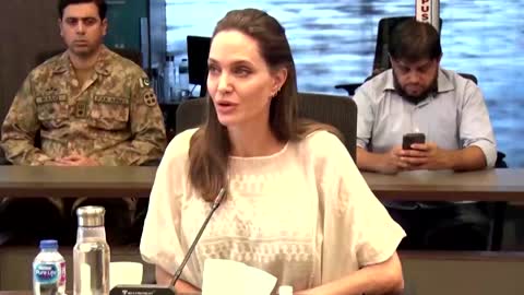 'The needs are so great' -Angelina Jolie on Pakistan floods