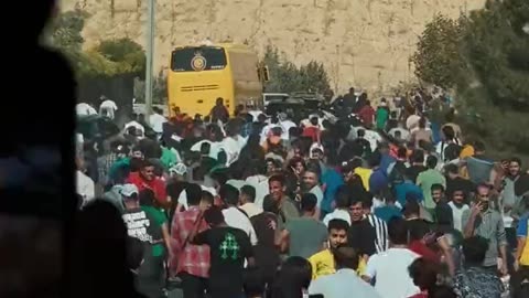 Crowds go crazy, chase team bus after Cristiano Ronaldo arrives in Iran with Saudi team