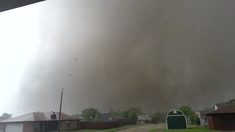 Massive Moore, OK F-5 tornado closeup May 20, 2013