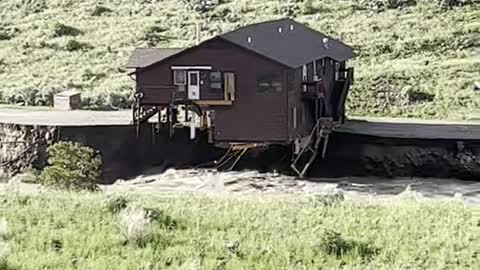 House Swept Away by the Yellowstone River