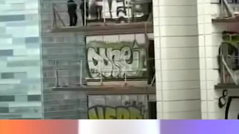 Graffiti Skyscraper Owners Have TWO WEEKS