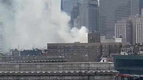 DEVELOPING! A massive fire is ongoing in the Chinatown area of Manhattan, NYC.