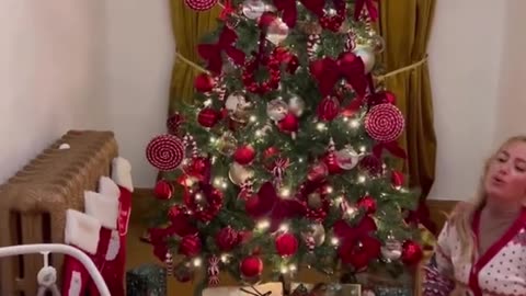 Paris Fury decorates Christmas tree with velvet bows and candy canes