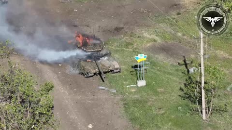 Ukrainian Drones Smashing into a Russian T90 Tank