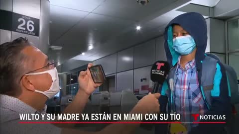 Imágenes de un niño abandonado en la frontera con su familia _ Noticias Telemundo