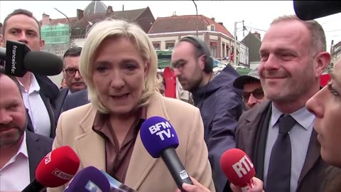 Le Pen kicks off campaign in French stronghold