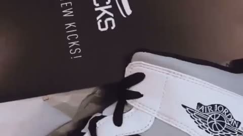 750Kicks Unboxing: Jordan 1 Mid Shadow with @Fiiras_ch Style Outfits Kicks OOTD Fit YT
