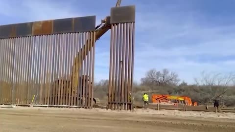 Texas Defies Biden & BUILDS THE WALL