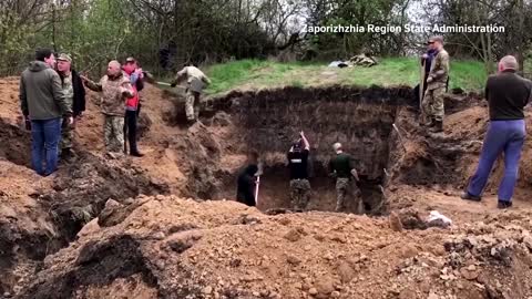 Zaporizhzhia govt video shows digging of defences