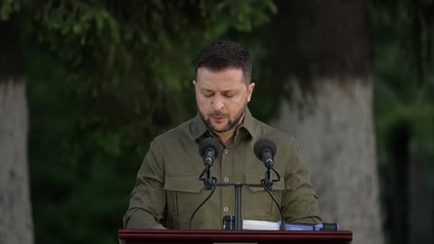 President Zelensky gives state awards to five soldiers