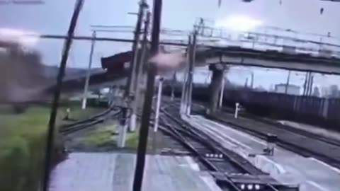 New video shows the moment the bridge collapsed in Russia today.