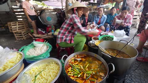 Huge Vietnam Street Food Tour | Most Unique Vietnam Street Food | Hue