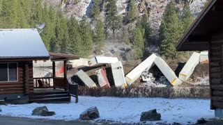 Train derailed in Paradise, Montana with at least 25 cars - Chemical Spill In River