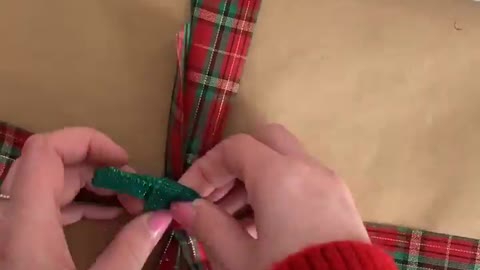 Gift Wrapping Activity - The Holidays 🌲🌟