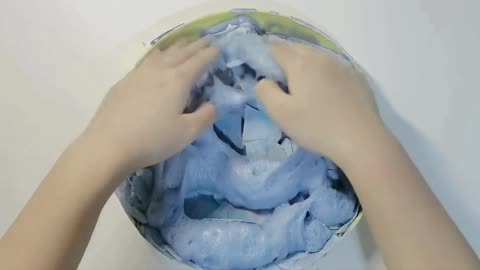 Slime - the crunchy crust cake with blue color - let's relax together