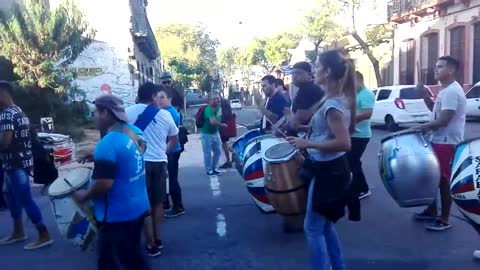 Sarabanda, cuerda de tambores (drums group, candombe), Montevideo