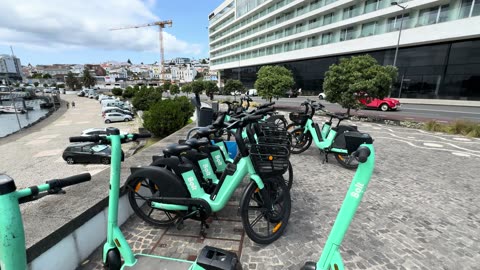Ponta Delgada: Prices and tips for using the Bolt e-scooters and e-bikes, Sao Miguel Azores 01.08.24