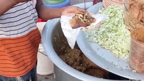 8 years old selling spicy panipuri in street, tranding in tik-tok