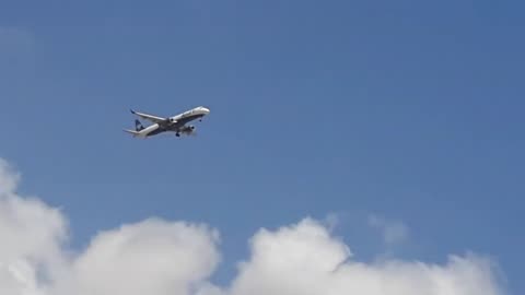 Embraer 195 PR-AUE vindo do Recife(01/11/2019)