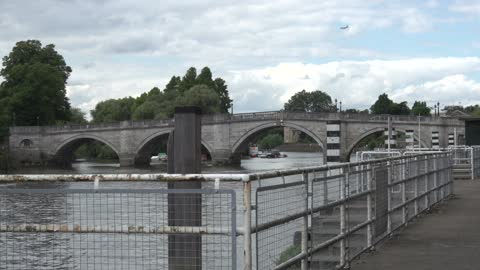 kew | bridge | raw 4