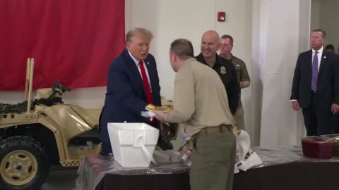 Trump's Heartfelt Gesture: Serving Meals and Sharing Moments with Law Enforcement in Texas!