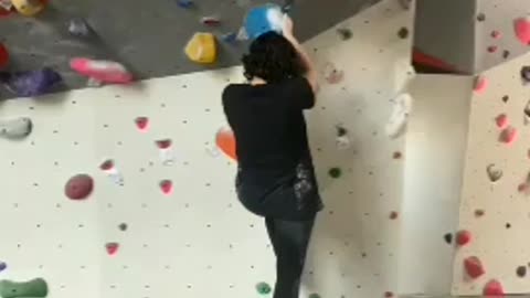 V2 overhang climb