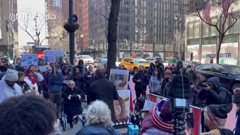 New York. Medical freedom protest, Outside Pfizer head office