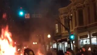 Riots and looting in Oakland after Ferguson ruling