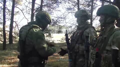 Ruští vojáci v akci na Ukrajině.