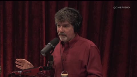 Bret Weinstein Questions the True Motives Behind the COVID Vaccine Campaign