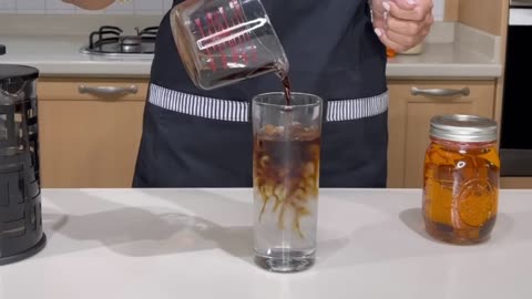 START YOUR OWN COLD BREW COFFE BUSINESS: 5 DELICIOUS ICED COFFEE RECIPES - FOR HOME OR BUSINESS