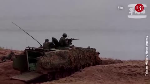 Russian military personnel deserting en masse in Kherson region...