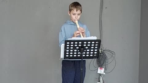 TGV: playing on recorder