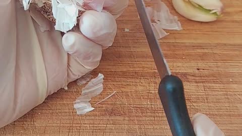 Garlic hacks | Peeling Garlic hacks with knife | #shorts #garlic #garlichacks #foodhacks