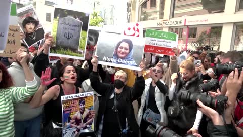 Protesters in Turkey mark month since Amini's death