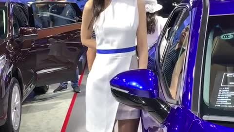 Beautiful models at the auto show.#20