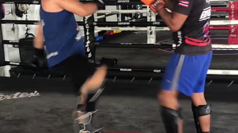 Muay Thai Tutorial: Fake low kick to lead in headkick