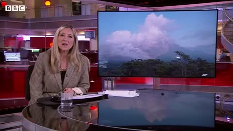 Indonesia on high alert as Mount Semeru volcano erupts - BBC News