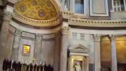 Pentecostes em Roma: Chuva de pétalas no Panteão