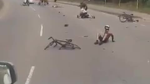 Sigue la violencia en las vías: atropellan a seis ciclistas en Copacabana