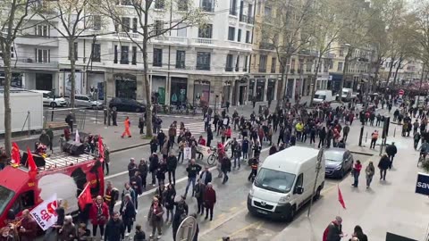 Lyon / France: Timelapse protest against pension reform - 06.04.2023