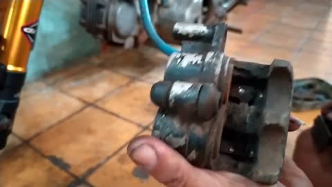 how to make a simple tool to remove disc brakes on a motorbike